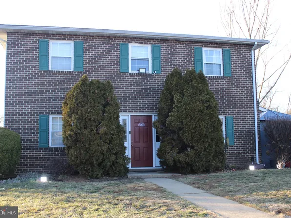 1362 Blue Jay Dr, Lancaster, PA 17601
