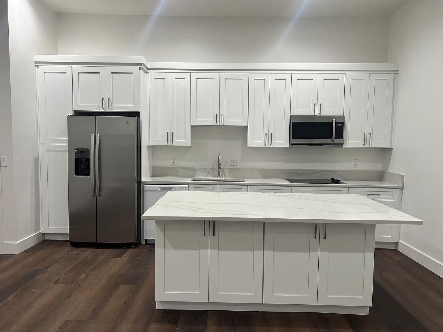 2 bed, 1079 sqft, $1,350 — Photo 1