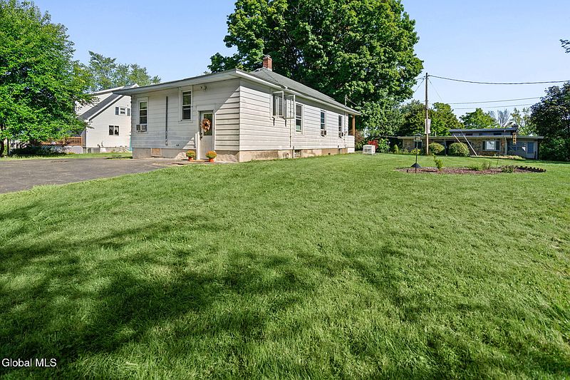 4th image of 116 Seaman Avenue