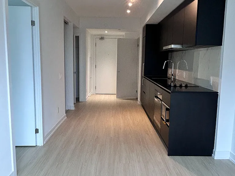 8 Wellesley St W #2702 — Photo 7