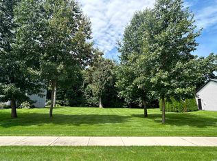 54515 Pierre Trails Dr, Osceola, IN 46561