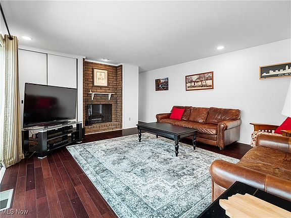 5th image of 681 Sonora Ct