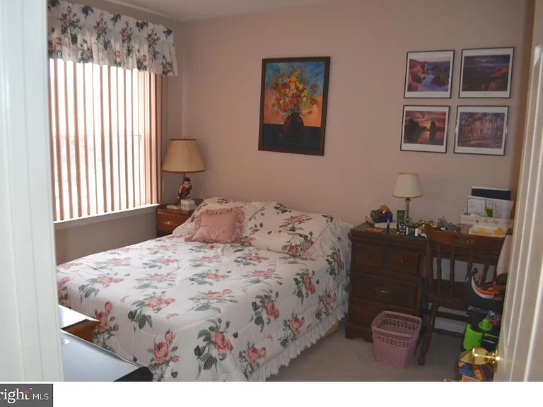 302 Doral Dr — Photo 15