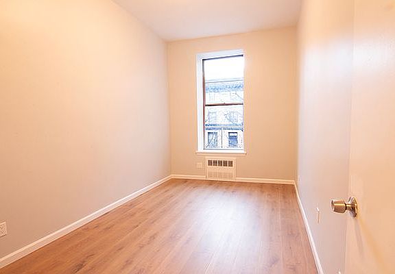 4th image of 10 W 87th St APT 3A