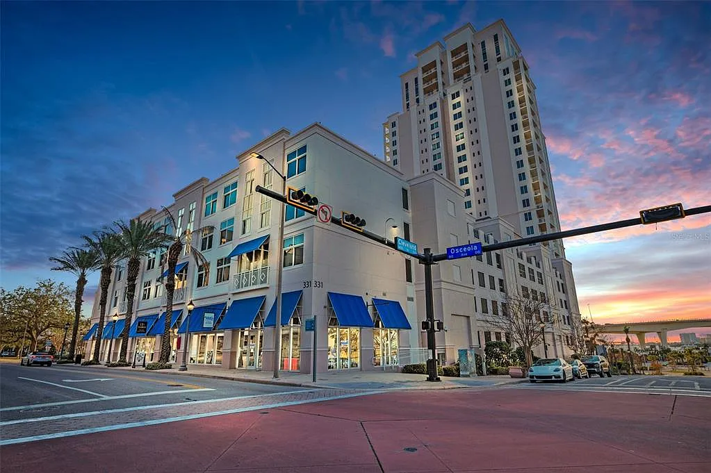 2 bed, 2.5 bath, 1500 sqft, $4,460 — Photo 1
