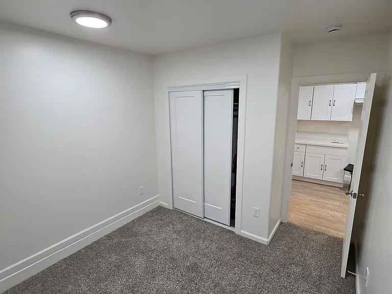 1915 S Regina Ct — Photo 7