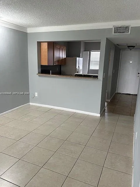 Monterey Two Condo — Photo 4