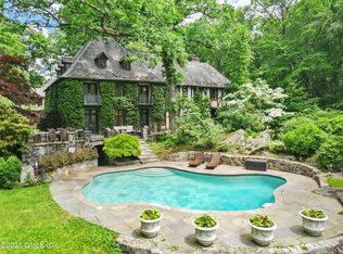 49 Fox Run Ln, Greenwich, CT 06831