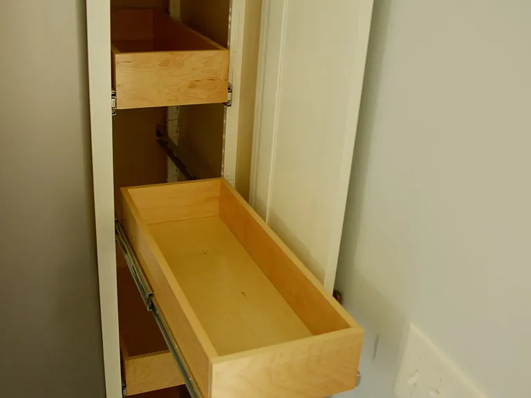 Refrigerator cabinet drawer pull-out