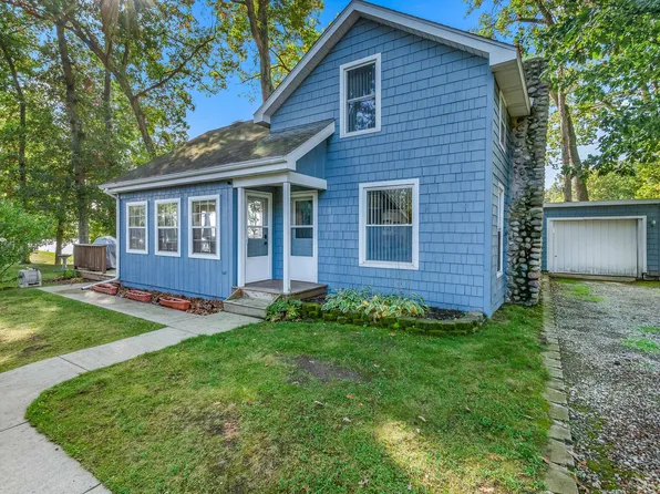 887 Pleasant Rdg, Quincy, MI 49082
