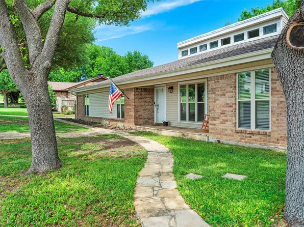 8724 Township Ct, Fort Worth, TX 76179