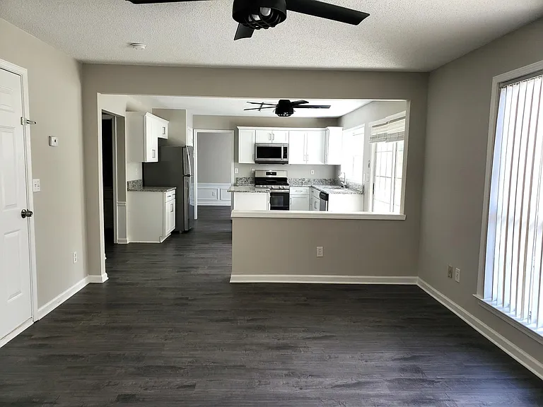 11970 Carriage Park Ln — Photo 4