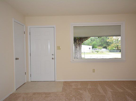 3rd image of 4040 Tallman Dr
