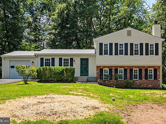 3rd image of 2422 Ivywood Rd