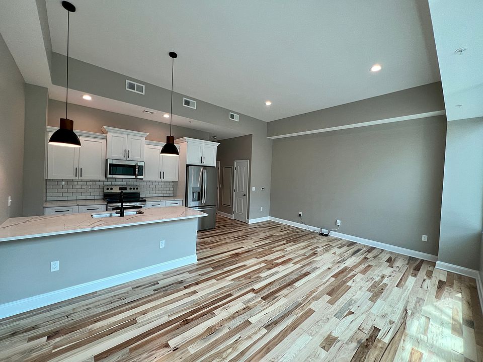 1st image of 409 Lackawanna Ave APT 417