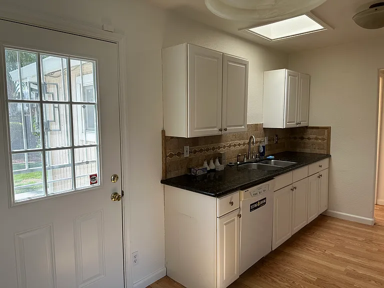 500 McKnight Ln — Photo 4