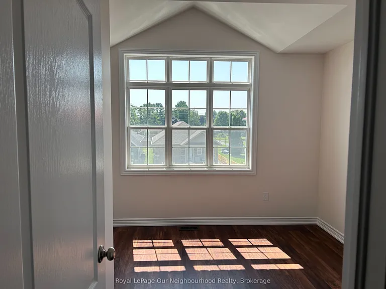 484 Joseph Gale St — Photo 13