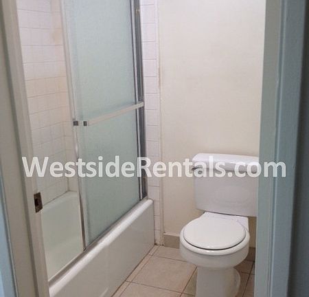 5th image of 1335 N Detroit St APT 208