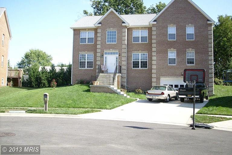 2nd image of 10414 Inez Pl