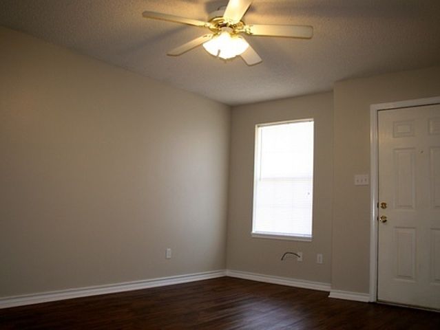 2nd image of 104 Proetz Ln APT 6
