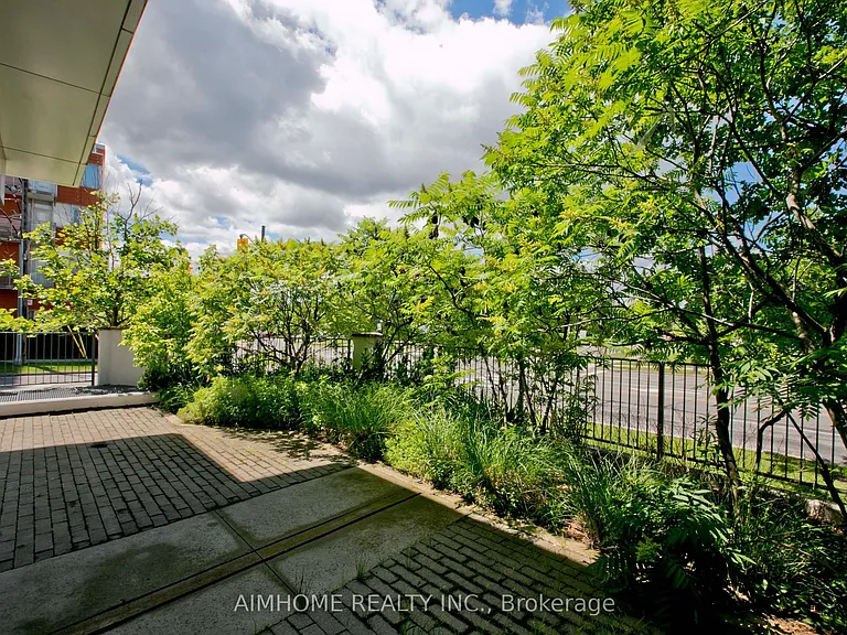 26 Churchill Ave #Townhouse 120 — Photo 32