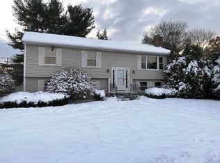 4 Crestlan Dr, Worcester, MA 01604