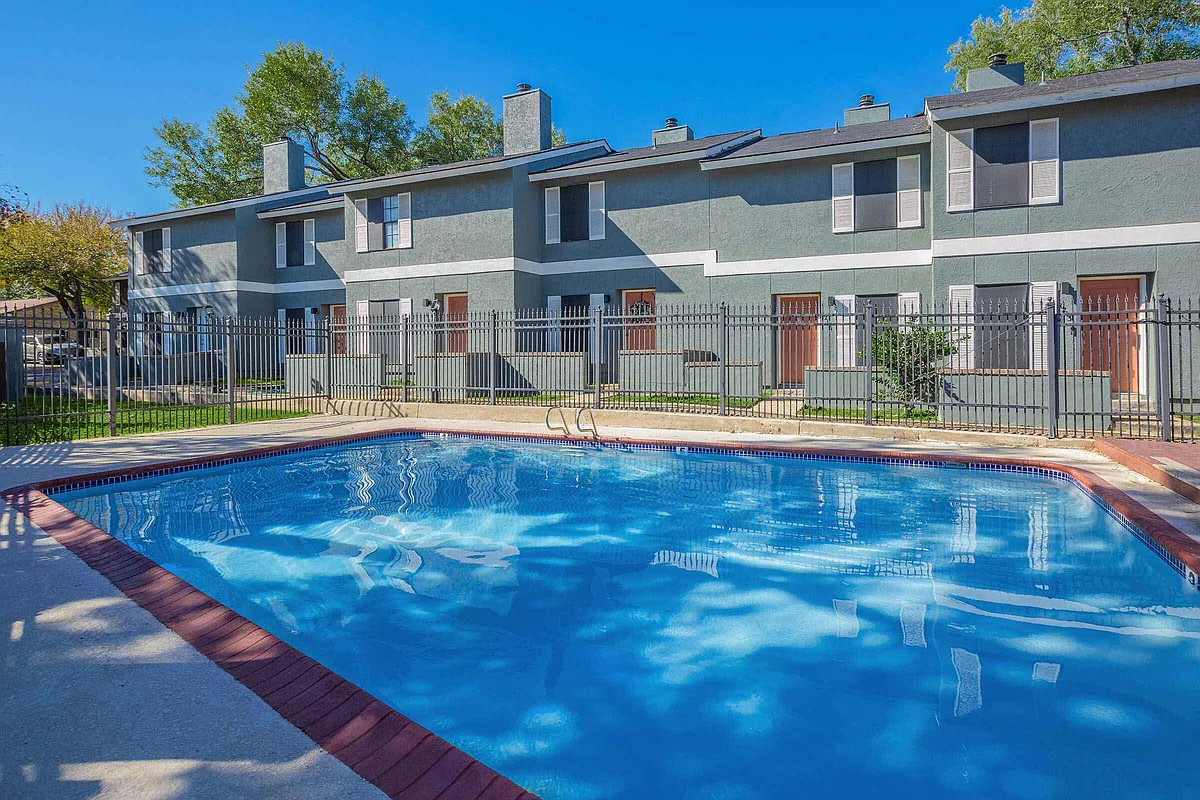 Building Photo - 4930 Leonhardt Rd #4930