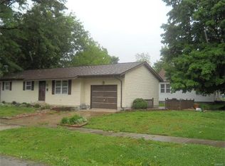 511 Washington St, Carlyle, IL 62231