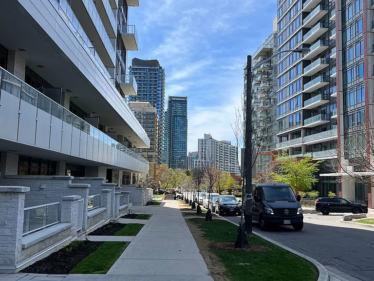 75 Canterbury Pl #Penthouse 605 — Photo 36