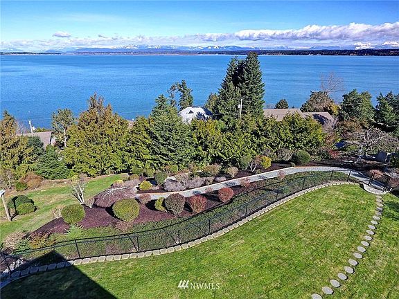 5th image of 1851 E Camano Drive