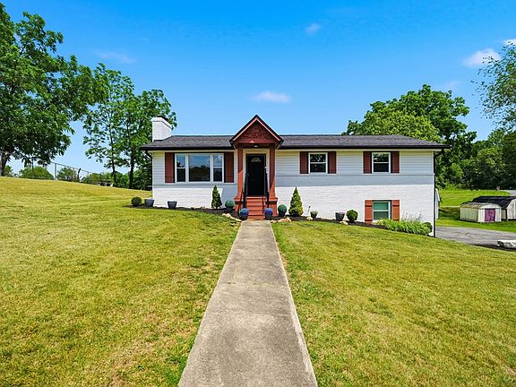 3rd image of 537 Mosswood Ln