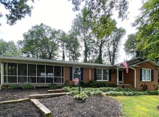 111 Lakeside Dr, Walhalla, SC 29691
