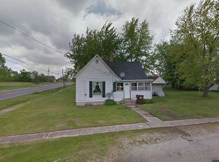 101 Burch St, Palmyra, IL 62674