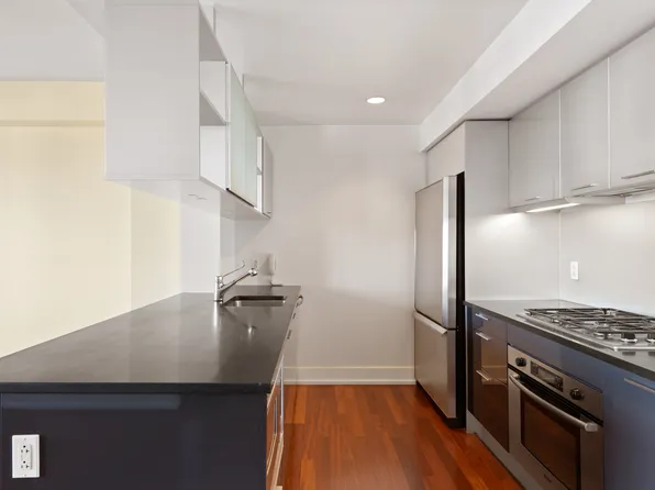 350 West 42nd Street image 4 of 13