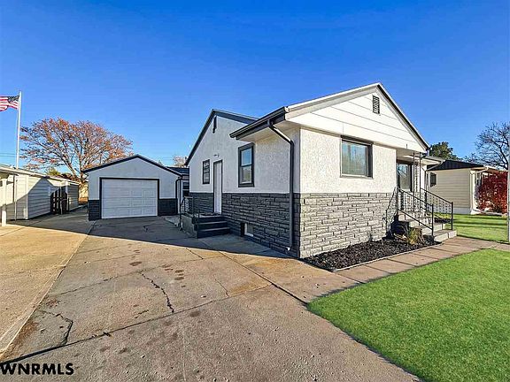 2nd image of 2909 Avenue C