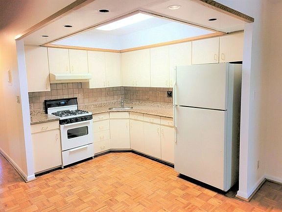 5th image of 31-17 30th St #2N