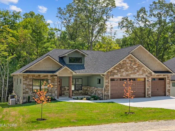 155 Natchez Cir, Crossville, TN 38558