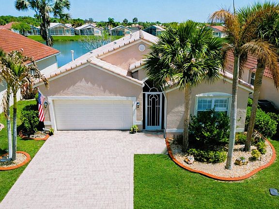 3rd image of 362 NW Sunview Way