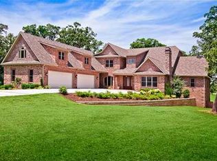 3 Dover Dr, Rogers, AR 72758