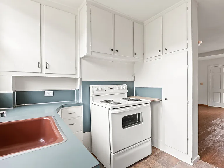 Markwell/Annex Apartments — Photo 6