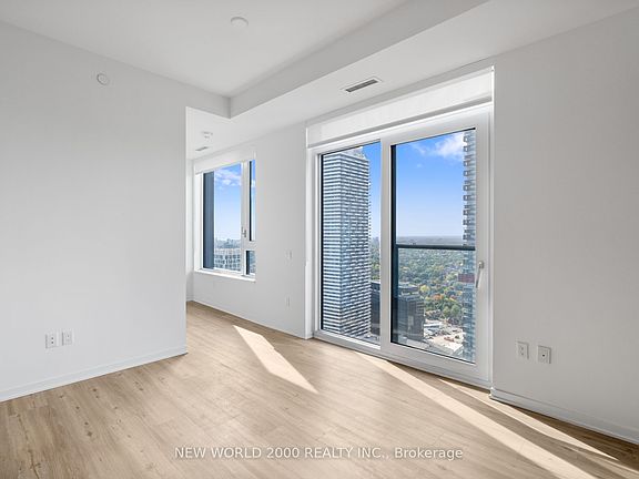 5th image of 101 Roehampton Ave #3809