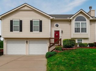 11432 N Farley Ave, Kansas City, MO 64157