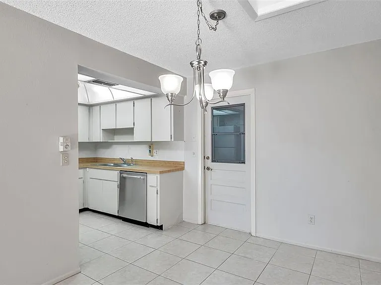 2291 Shelly Dr #D — Photo 11