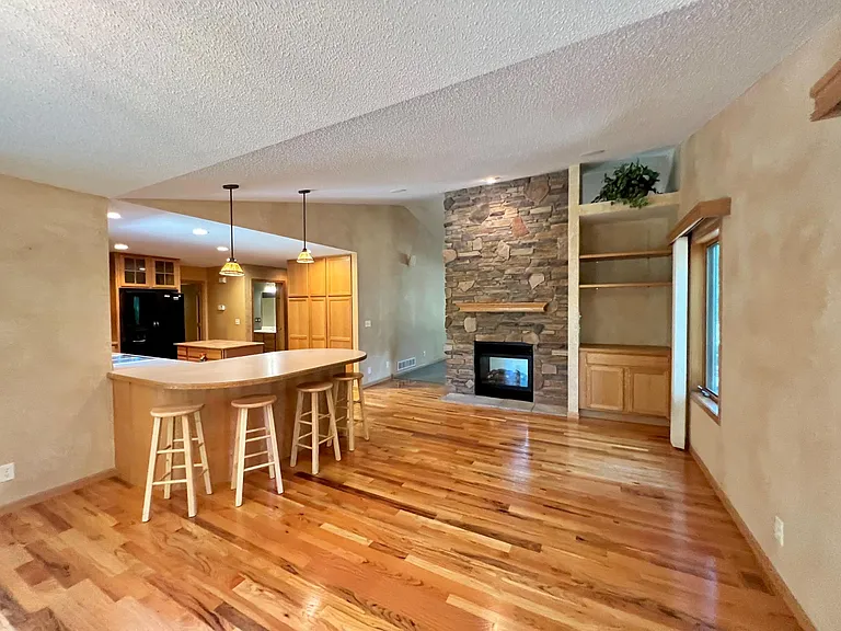1701 Pheasant Run — Photo 8