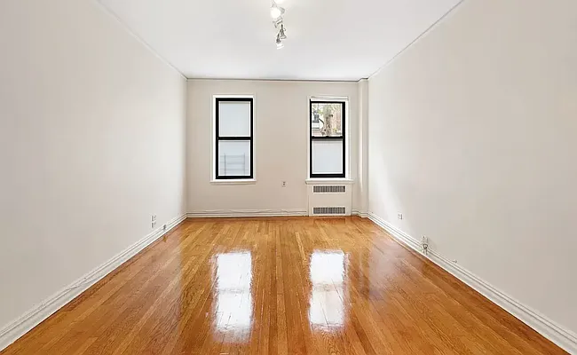 Rented by The Agency | media 23