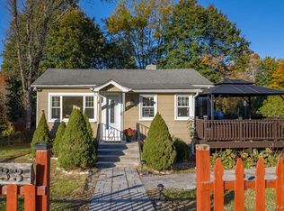 33 Hollowbrook Court N, Cortlandt Manor, NY 10567