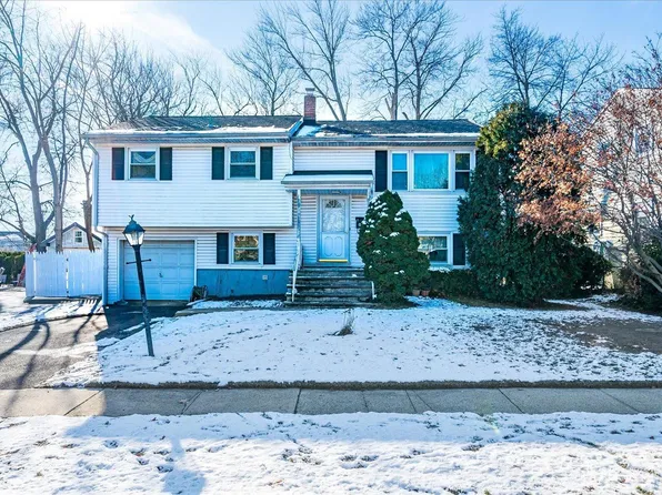 87 Barkalow Ave, Freehold, NJ 07728