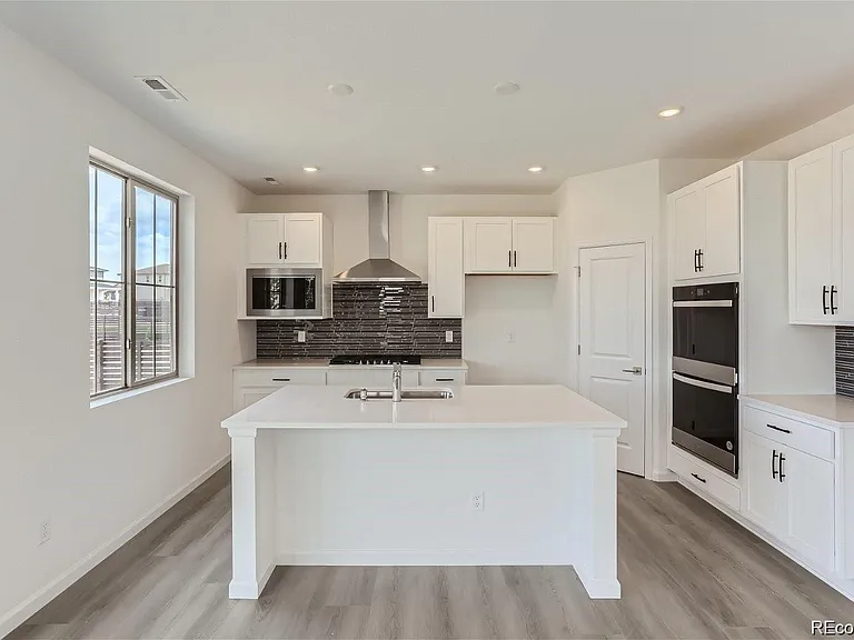 170 S Vandriver Way — Photo 8