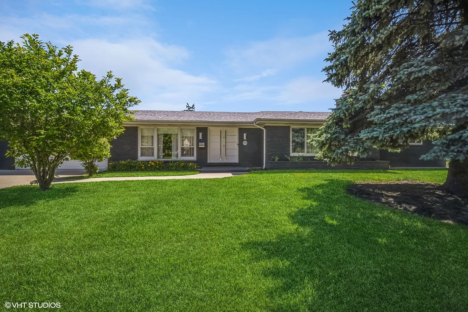 135 Birchwood Rd photo 1