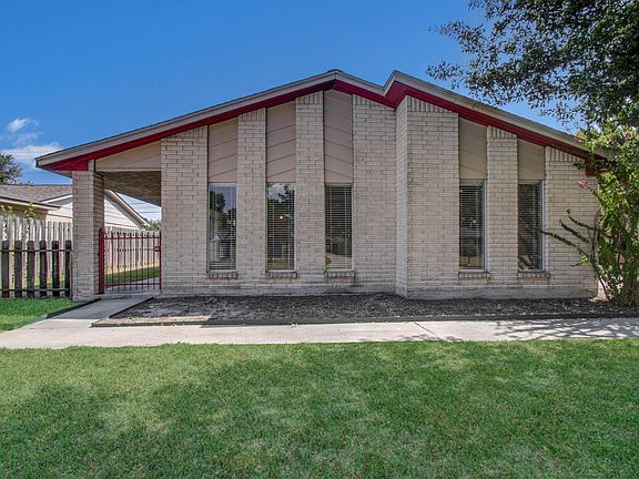 3rd image of 10215 Windriver Dr